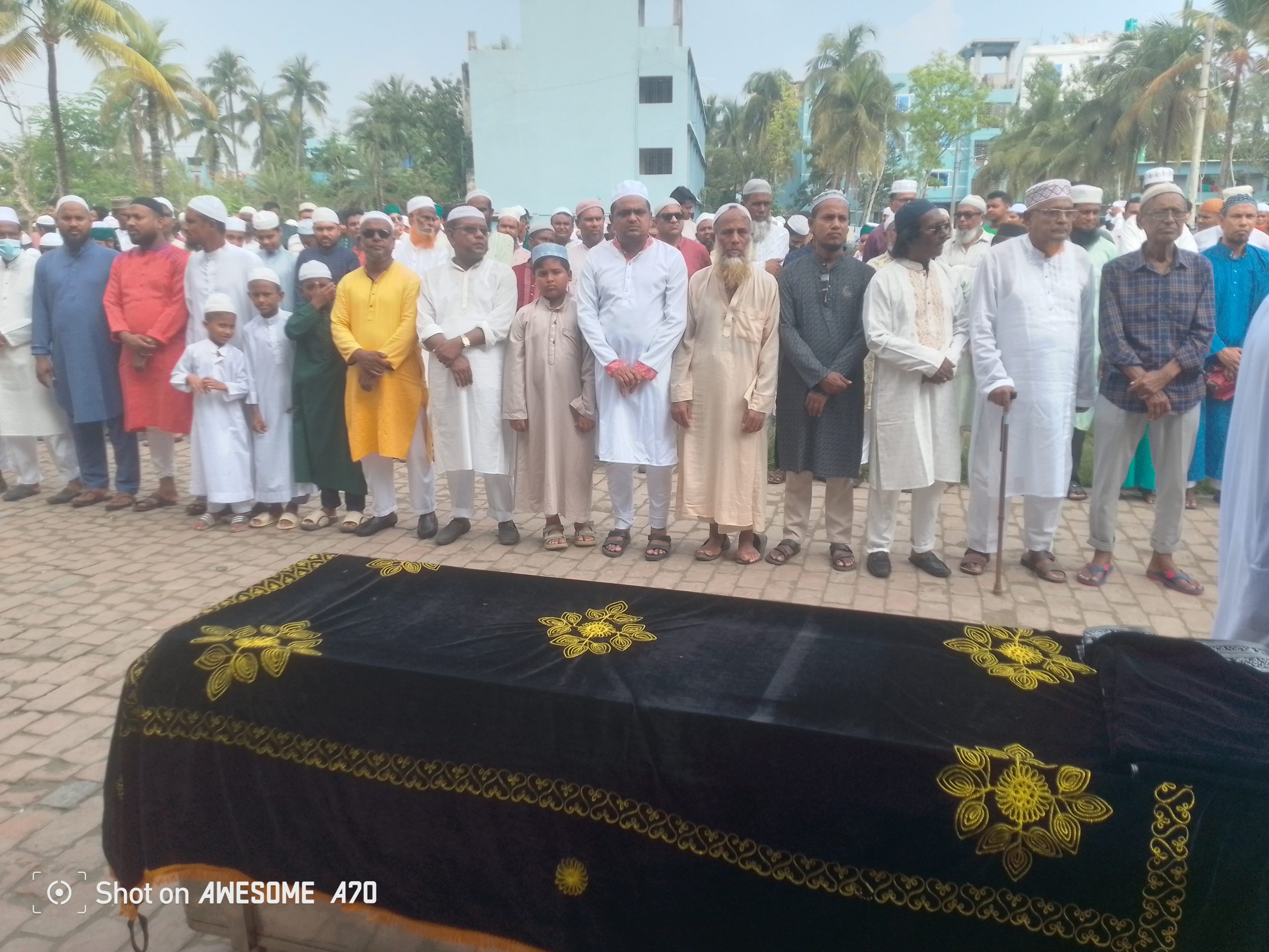 খালিশপুর থানা বিএনপির সভাপতির চাচির জানাজা অনুষ্ঠিত।